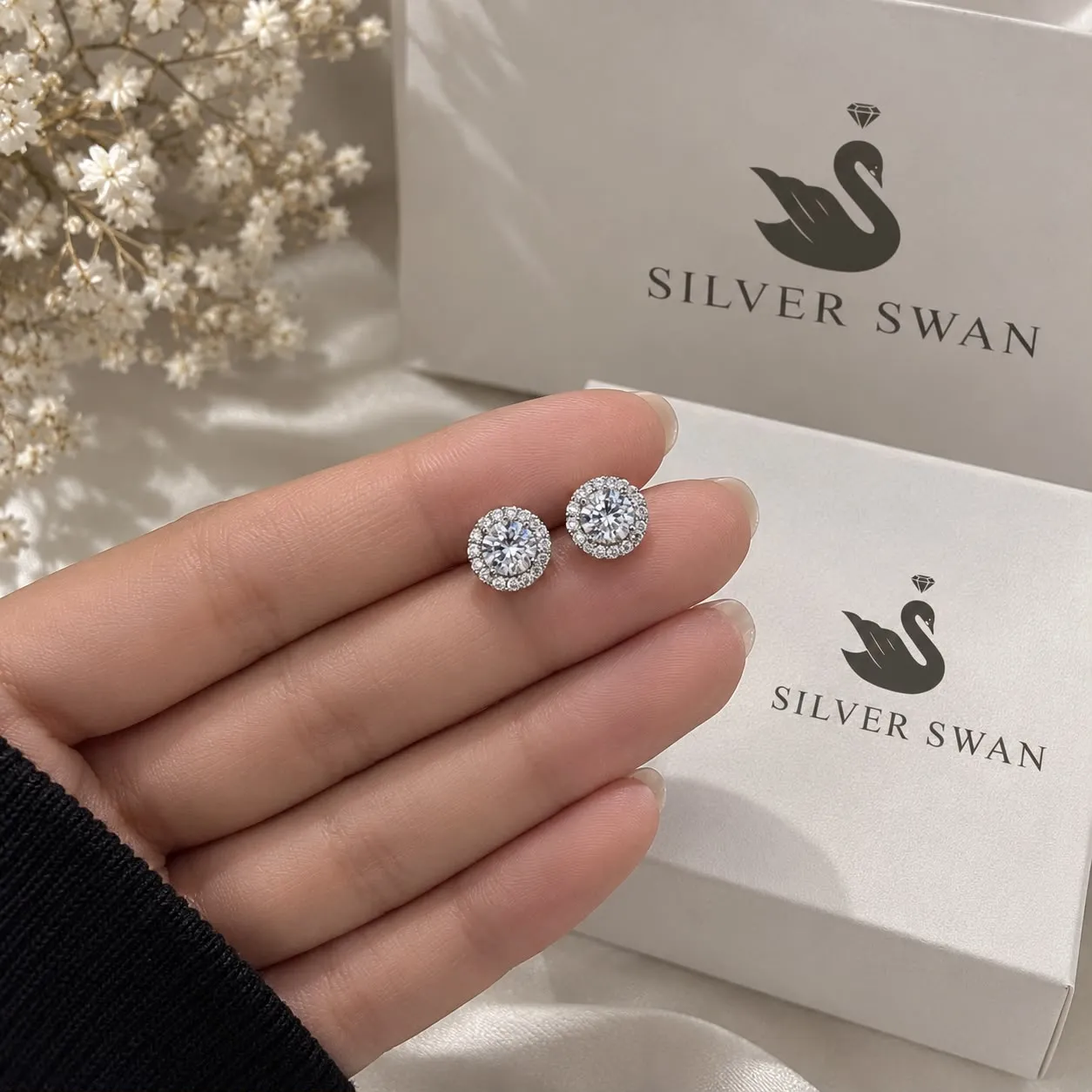Luxe Moissanite Studs Earrings